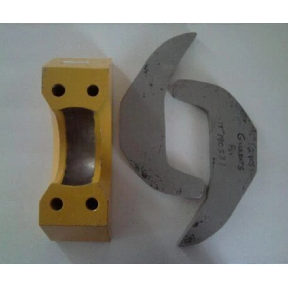(1) One Aftermarket Replacement Blade Pivot Socket (with 2 Gussets)